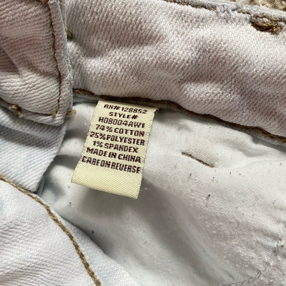 HotKiss Ava Overall Ombré Acid Wash Stretch Denim Shorts | Small - Picture 5 of 8